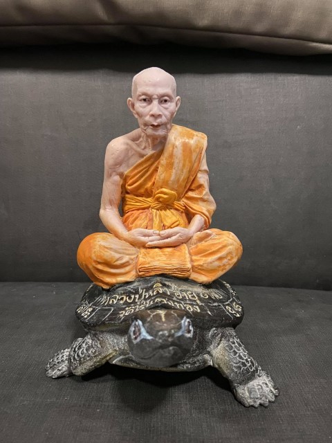  พระบูชาหลวงปู่หลิว วัดหนองอ้อ 5นิ้ว เรซิ่น สร้างน้อย สภาพสว ย มากๆเดิมๆ
