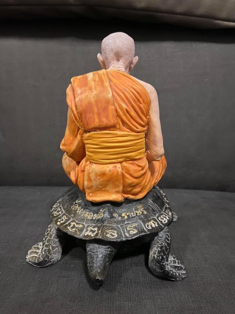  พระบูชาหลวงปู่หลิว วัดหนองอ้อ 5นิ้ว เรซิ่น สร้างน้อย สภาพสว ย มากๆเดิมๆ