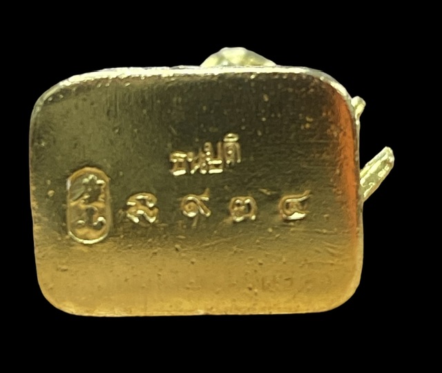 รูปหล่อลอยองค์ท้าวเวสสุวรรณฯ วัดอรุณราชวราราม (วัดแจ้ง)เนื้อทองระฆังโบราณ ขนาด 4 ซม. เลข ๙๓๔