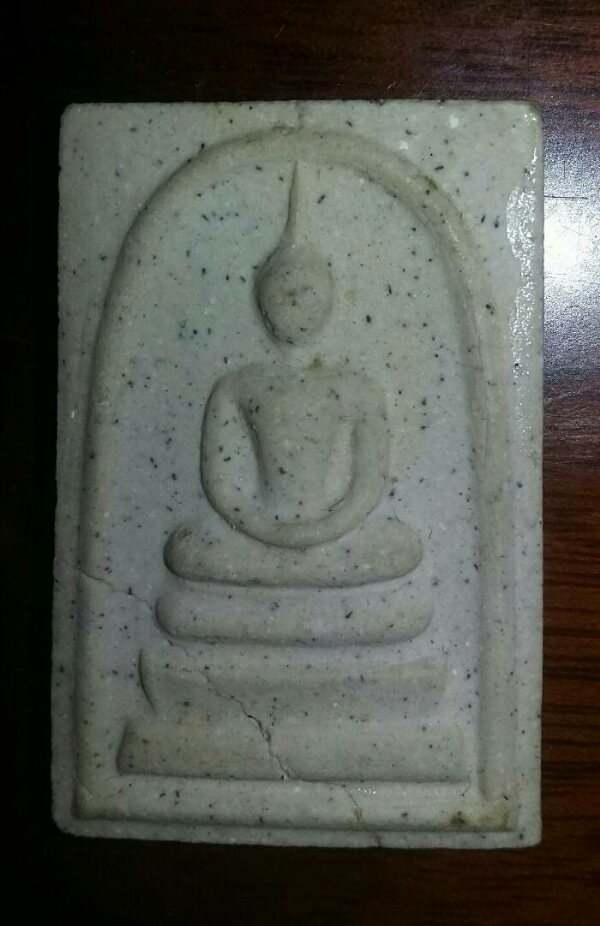 พระสมเด็จ วัดระฆัง ไม่ทราบปี รุ่น ที่สร้าง สภาพแตกหักครับ 