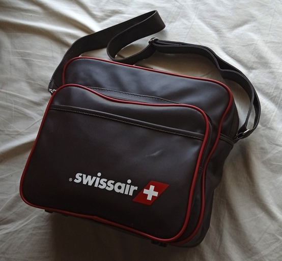 กระเป๋า SWISS AIR สีน้ำตาล สวยๆ สียังสด