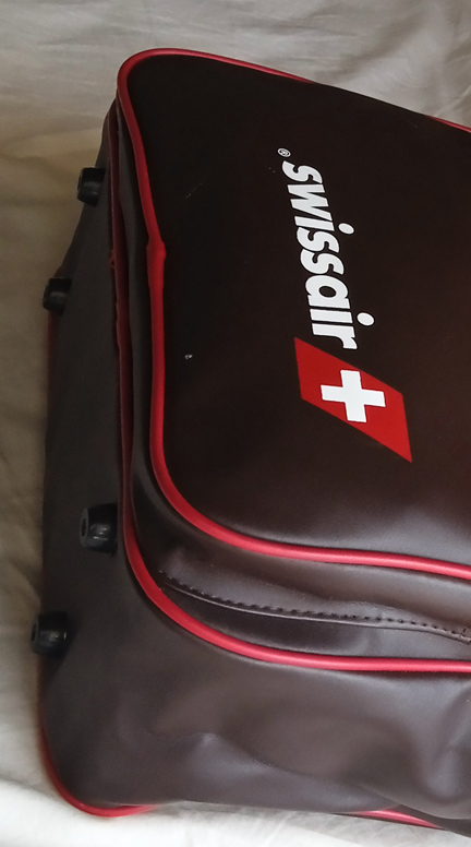 กระเป๋า SWISS AIR สีน้ำตาล สวยๆ สียังสด
