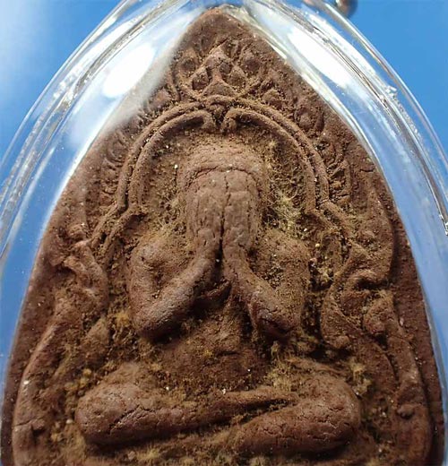 ขายขาดทุน!!!พระปิดตารุ่นแรก หลวงพ่อมุม วัดปราสาทเยอร์ ปี ๑๗+บัตรรับรองพระแท้*104