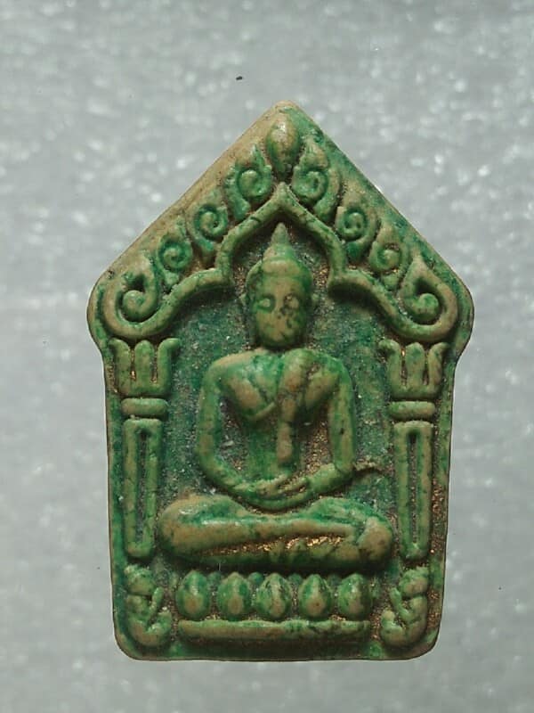 พระขุนแผนเล็กหลังหนุมานเชิญธง หลวงปู่เกลี้ยง วัดเนินสุทธาวาส ชลบุรี