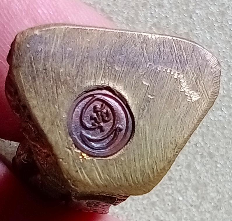 รูปเหมือนหลวงปู่ขุ้ย ฐิตฺธมฺโม วัดซับตะเคียน เคาะเดียว