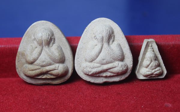 C223พระปิดตา หลังยันต์ ไม่ทราบที 2 องค์ + ปิดตาพิมพ์เล็ก หลวงปู่อ่อนสา รวม จำนวน 3 องค์