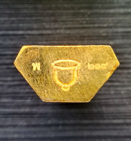 ๑๐๐ ปี รูปหล่อก้นระฆัง ๒๕๖๔..กะไหล่ทอง..ลพ.พัฒน์ วัดห้วยด้วน จ.นครสวรรค์ / กล่องเดิม