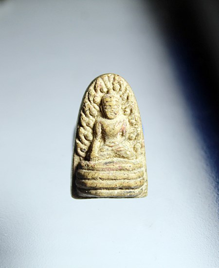 E409พระรอด หลวงพ่อพวน วรมังคโล วัดมงคลคชารามสุรินทร์ เนื้อผง  สภาพตามรูป