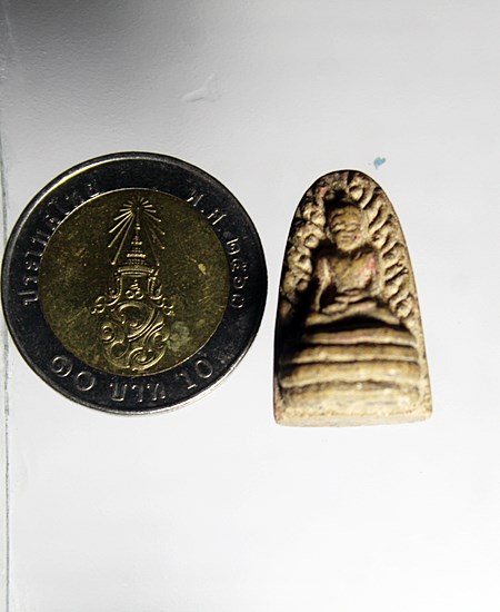 E409พระรอด หลวงพ่อพวน วรมังคโล วัดมงคลคชารามสุรินทร์ เนื้อผง  สภาพตามรูป