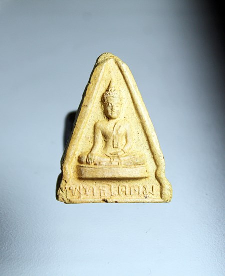 E421พระพุทธโคดม หลวงพ่อขอม วัดโพธาราม สุพรรณบุรี พิมพ์เล็ก ปี 2505 เนื้อดินเผา เคลือบ สภาพสมบูรณ์