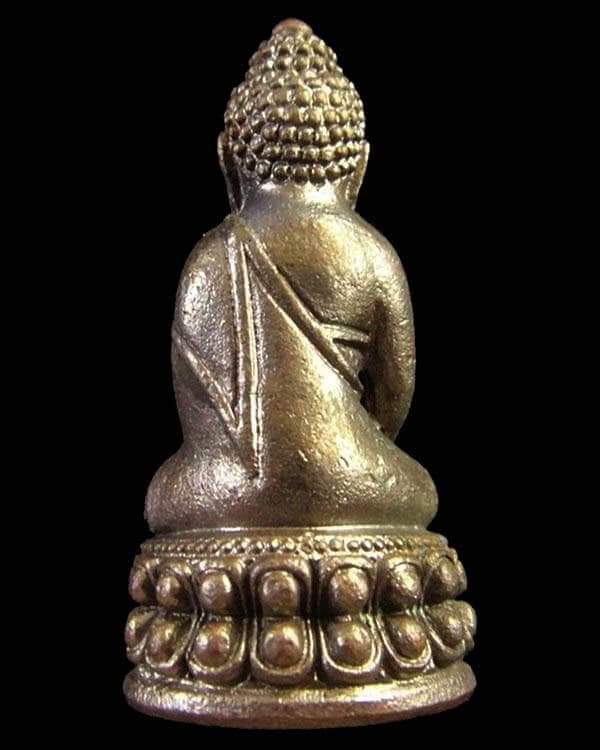 หลวงปู่แผ้ว ปวโร .. พระกริ่งแสนตำลึง ปี 52 วัดหนองพงนก เนื้อสัมฤทธิ์รมดำตอกโค๊ด พระหลวงปู่แผ้ว  