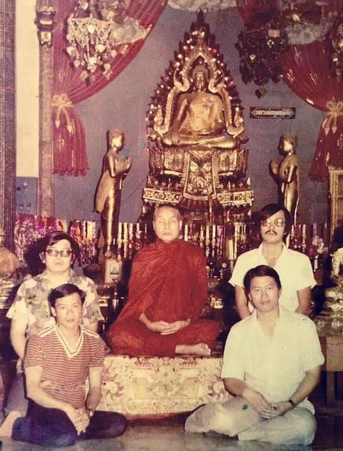 รูปเหมือนใบโพธิ์หลวงพ่ออุตตมะ วัดวังก์วิเวการาม จ.กาญจนบุรี รุ่นอุดมมงคล สวยมากค่ะ