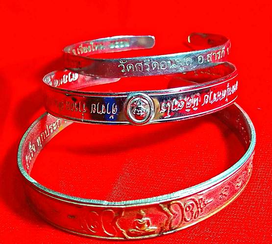 สุดปัง37 ชุดสะสมกำไลข้อมือ3 จาก 3 วัด เอาไปเลยเบาเบาสภาพใช้