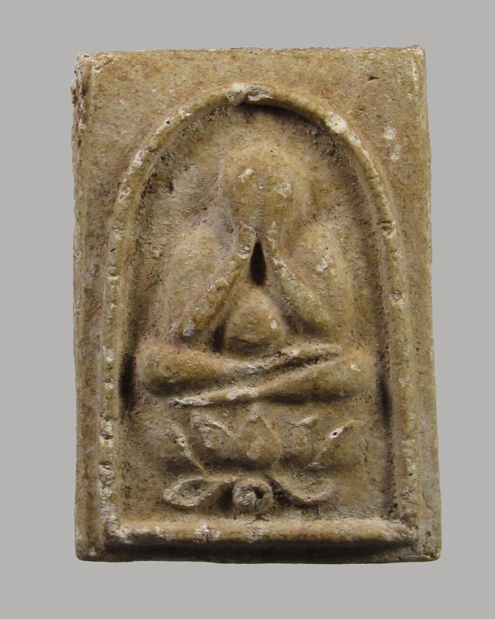 พระปิดตาฐานบัวหลังยันต์ นะฤาชา หลวงปู่นาค วัดระฆัง ปี 2495