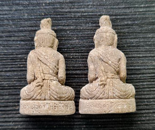 เคาะแรกแดง...พ่อแก่ฤาษีนารอด...เนื้อผงมงคล ๒ องค์...หลวงพ่อดำ วัดเขาพูลทอง จ.จันทบุรี / ไม่มีกล่อง