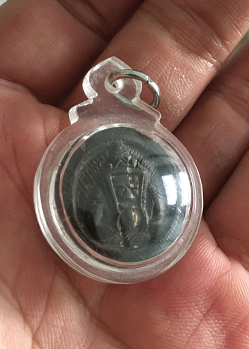 ราหู กะลาแกะ เลี่ยมพร้อมบูชา วัดศรีษะทอง จำปีสร้างไม่ได้