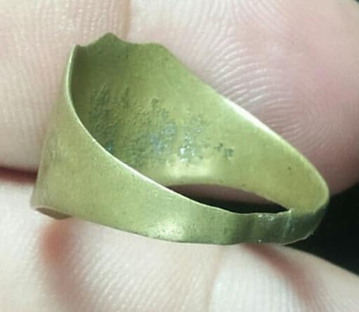 แหวนทองเหลือง หลวงปู่นิล วัดครบุรี นครราชสีมา 