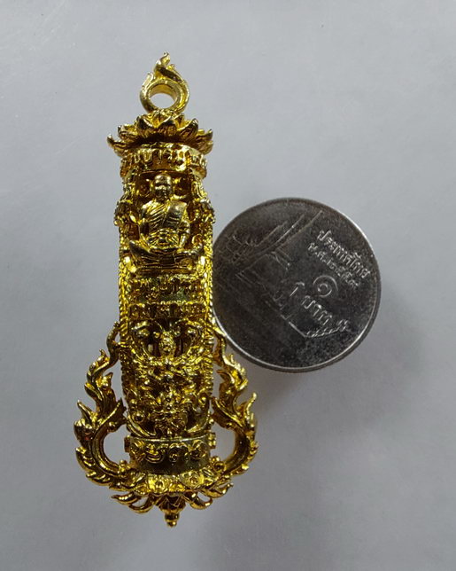 " ตะกรุดหล่อโบราณ สร้างบารมี ๒๕๕๙ หลวงพ่อปกรณ์ วัดถ้ำผาแด่น จ.สกลนคร เนื้อทองระฆ้ง ใส้ตะกรุดเงิน สวย