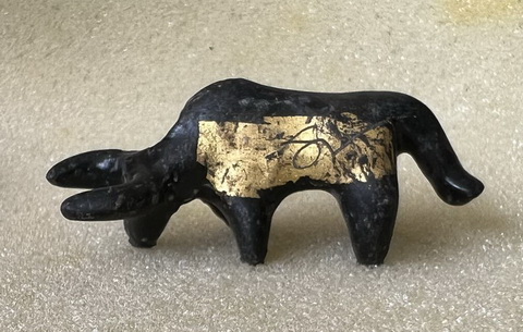 300.- วัวธนู หลวงพ่อสังข์ วัดนากันตม อุดผงวิเศษเนื้อผง ว่าน108ชนิด ผสมครั่งพุทรา ปิดทองพร้อมจาร