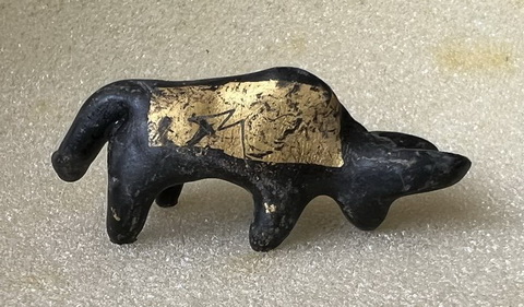 300.- วัวธนู หลวงพ่อสังข์ วัดนากันตม อุดผงวิเศษเนื้อผง ว่าน108ชนิด ผสมครั่งพุทรา ปิดทองพร้อมจาร