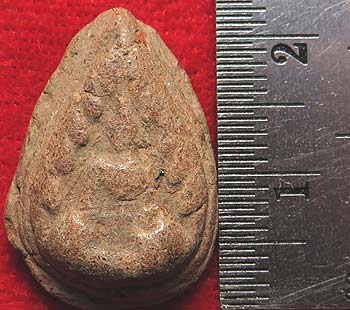 *พิมพ์กลีบบัว เนื้อดินผสมผง พระครูใบฎีกาเกลี้ยง วัดสุทัศน์ฯ กทม.*