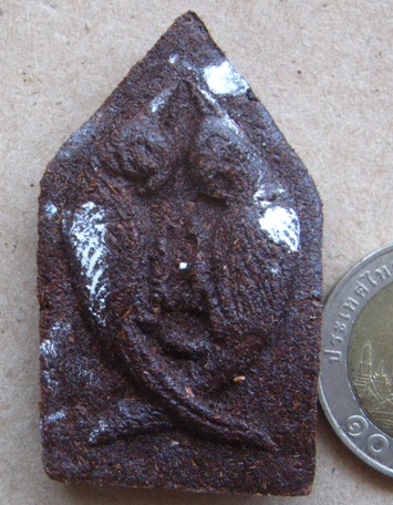  สาริกาคู่ จันทร์เพ็ญ ปี2552 อ.เม้ง ขุนแผน ด้านหลังเป็นรูปพ่อขุนแผนกล่อมนางนอน 