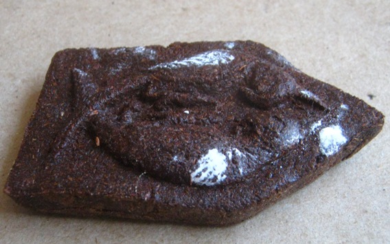  สาริกาคู่ จันทร์เพ็ญ ปี2552 อ.เม้ง ขุนแผน ด้านหลังเป็นรูปพ่อขุนแผนกล่อมนางนอน 