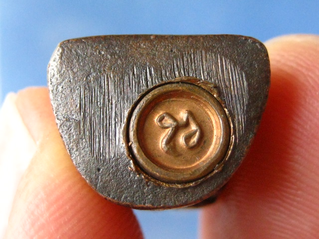 รูปหล่อ หลวงพ่อเมี้ยน วัดบุญญราศี ชลบุรี