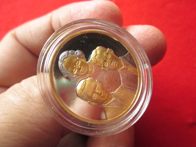 เหรียญสมเด็จย่าของแผ่นดิน ครบ 100 ปี แห่งวันพระราชสมภพ ปี 2543