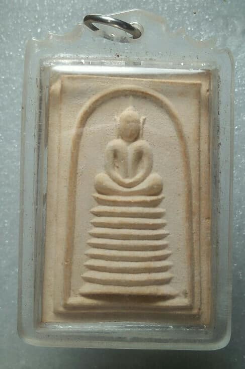 พระสมเด็จฉลองสมณศักดิ์ พระครูนิวิฐธรรมวงศ์ วัดเนินยาง ระยอง เลี่ยมพลาสติก ปี๒๖