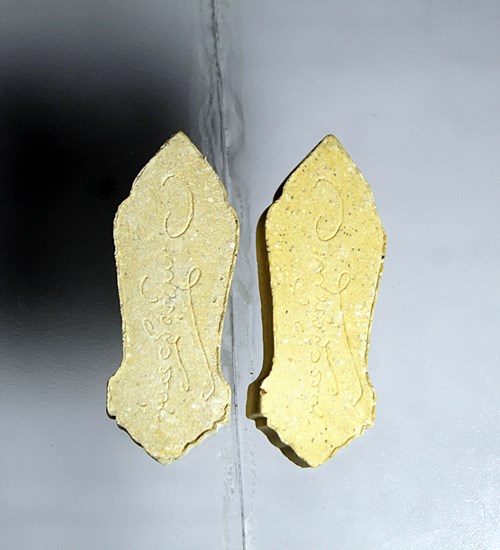 E728 พระ เนื้อผง เนื้อว่าน สทาศิวะ เนื้อผง หลังลายเซ็น ไม่ทราบที่ จำนวน 2 องค์ สภาพสวยๆตามรูป