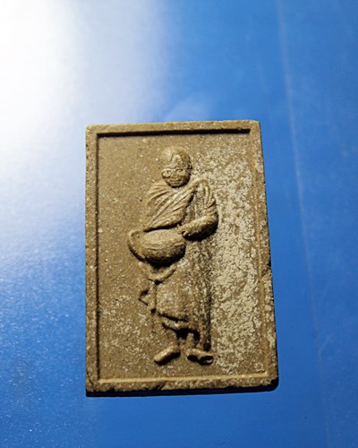 B448 พระผงรูปเหมือนหลวงปู่ศรี มหาวีโร วัดป่ากุง จ.ร้อยเอ็ด หมดททุกข์ หมดภัย มั่งมี ศรีสุข