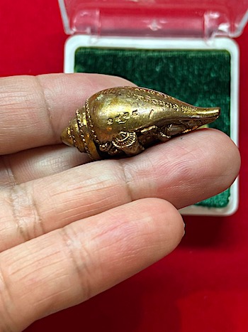 พระพิฆเนศ ปางเสวยสุข ประทับในหอยสังข์ หลวงปู่ทองดำ วัดถ้ำตะเพียนทอง ปี 2563