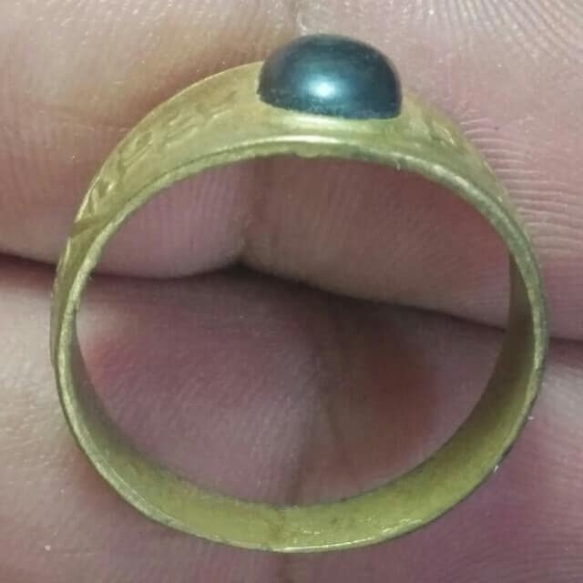 แหวนทองแหลือง มั่งมี ศรีสุข หัวแร่ 