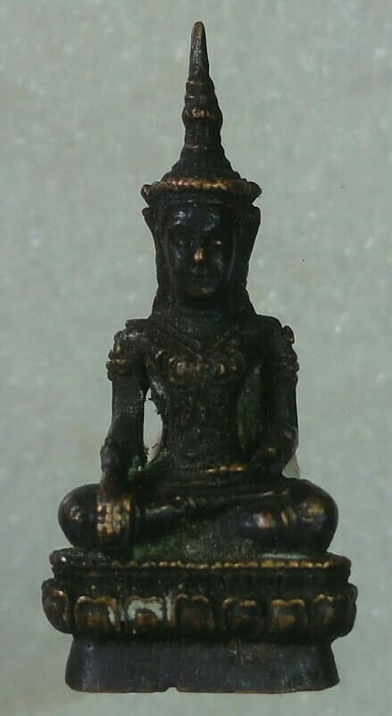 รูปหล่อพระพุทธทรงเครื่อง ไม่ทราบวัด
