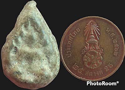 *พิมพ์กลีบบัว เนื้อผง พระครูใบฎีกาเกลี้ยง วัดสุทัศน์ฯ กทม.*