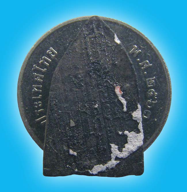 พระพิมพ์ 5 เหลี่ยม เนื้อใบลาน พบเจอที่ใต้ฐานพระใน โบส์ถหลังเก่า วัดดีบอน ราชบุรี