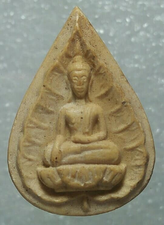 พระผงหลวงพ่อติ้ว วัดหัวถนน พนัสนิคม ชลบุรี ปี ๒๙ 