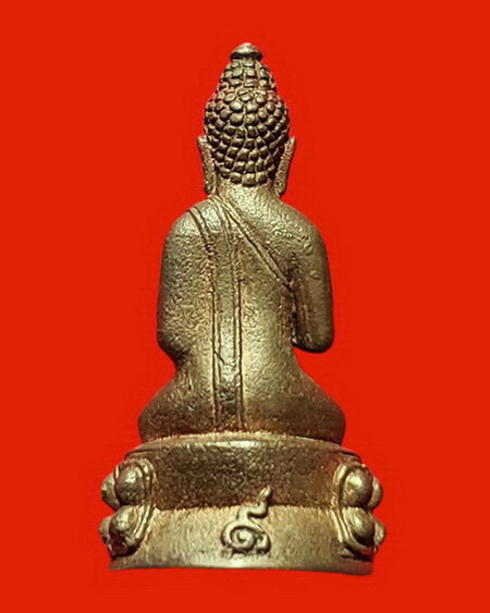 พระกริ่งบรมครู(พระกริ่งดีดน้ำมนต์) หลวงพ่อแย้ม วัดสามง่าม เนื้อนวโลหะ สวยมากพร้อมกล่องเดิมค่ะ