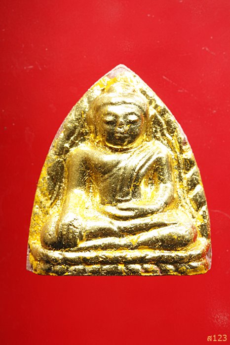 พระหลวงพ่อโตวัดหัวกระบือ รุ่นเศรษฐี ๑๐๐๐ ล้าน ซื่อที่ดินถวายวัด พร้อมกล่องเดิม