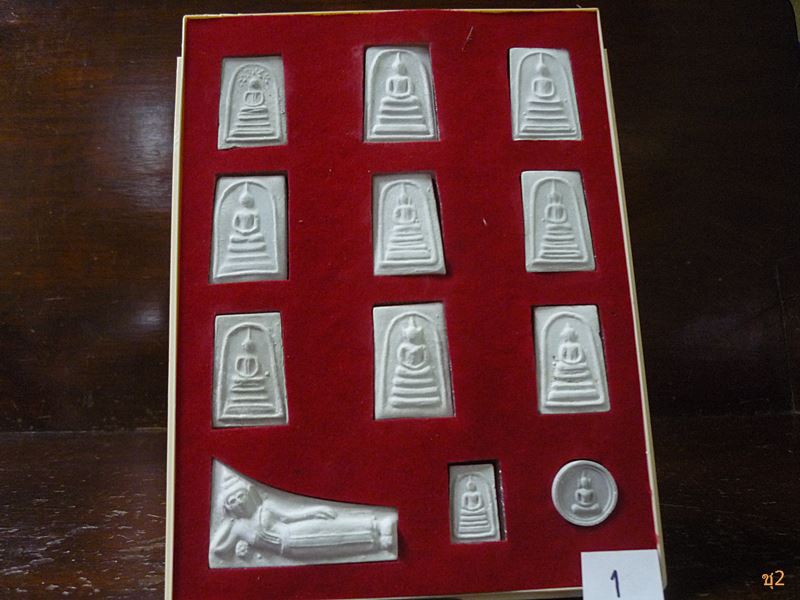 พระสมเด็จบางขุนพรหมรุ่น “อมตมหามงคล” วัดใหม่อมตรส กล่องชุด 12 องค์ ปี 2554...../1