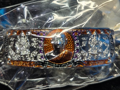 เลสข้อมือ รุ่น รุ่งเรืองร่ำรวย ฉลองอายุวัฒนมงคล ๕๐ ปี หลวงพ่อช้าง วัดจุกเฌอ