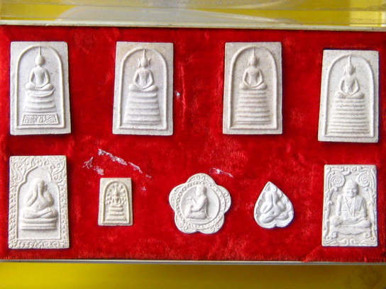 สมเด็จผงพุทธคุณทั้ง 9 หลวงปู่เครื่อง วัดเทพสิงหาร อุดรธานี