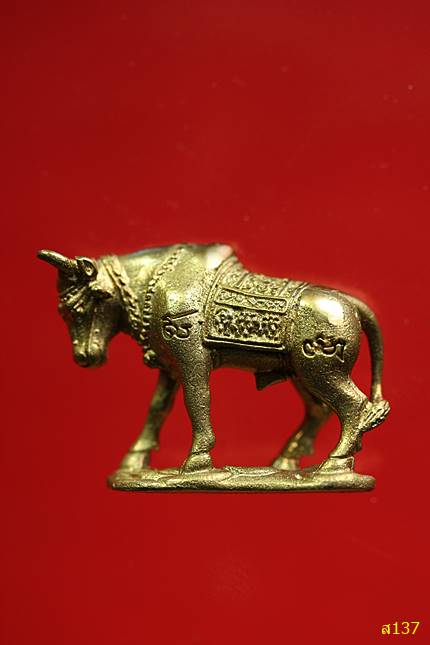 วัวธนูมหาโชค ๑๐๘ พระอาจารย์วราห์ วัดโพธิ์ทอง บางมด กรุงเทพฯ พ.ศ.2552 พร้อมกล่องเดิม