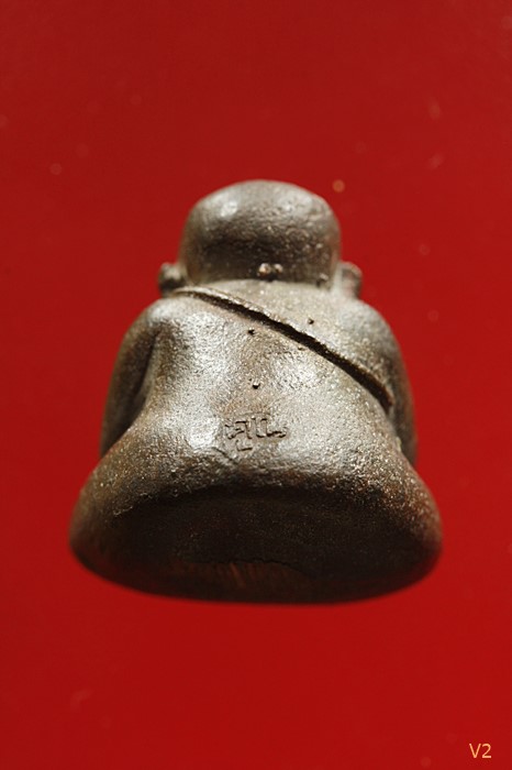 พระปิดตาปุ้มปุ้ย หลวงพ่อคูณ วัดบ้านไร่ ปี 2536 เนื้อนวโลหะ พร้อมกล่องเดิม มีบัตรรับรองพระแท้