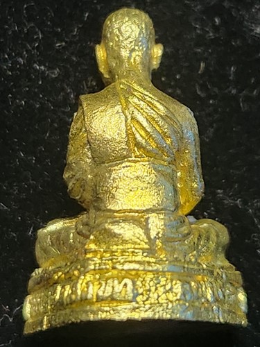พระรูปหล่อ หลวงพ่อถม วัดเชิงท่า จ.ลพบุรี รุ่นมหามงคล90ปี 2545