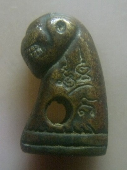 **วัดใจ**รูปหล่อเสือ เนื้อโลหะผสม หล่อเก่า มียันต์รอบตัว ไม่ทราบที่**เนื้อจัด เชิญชมครับ 