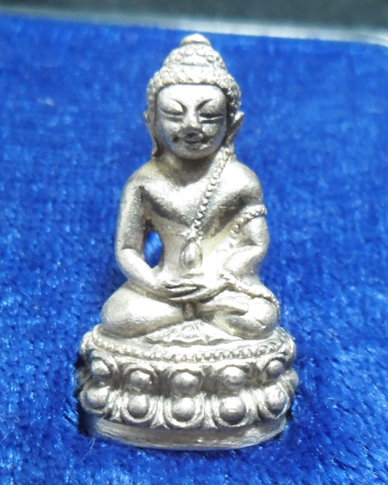 หลวงพ่อคูณ กริ่งบารมี เนื้อเงิน สวยครับ พร้อมกล่องเดิม