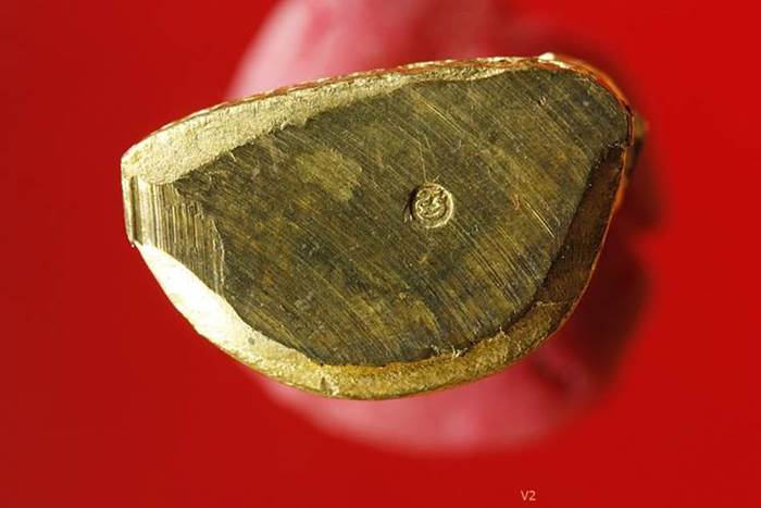 รูปเหมือนปั๊มเทพประทานพร หลวงพ่อคูณ วัดบ้านไร่ รุ่นแรก สวย คอไม่ราน ปี 2536 พร้อมกล่องเดิม..../978