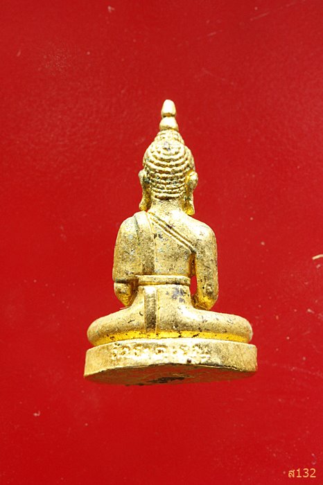 รูปหล่อหลวงพ่อองค์แสน วัดธาตุเรณู จ.นครพนม